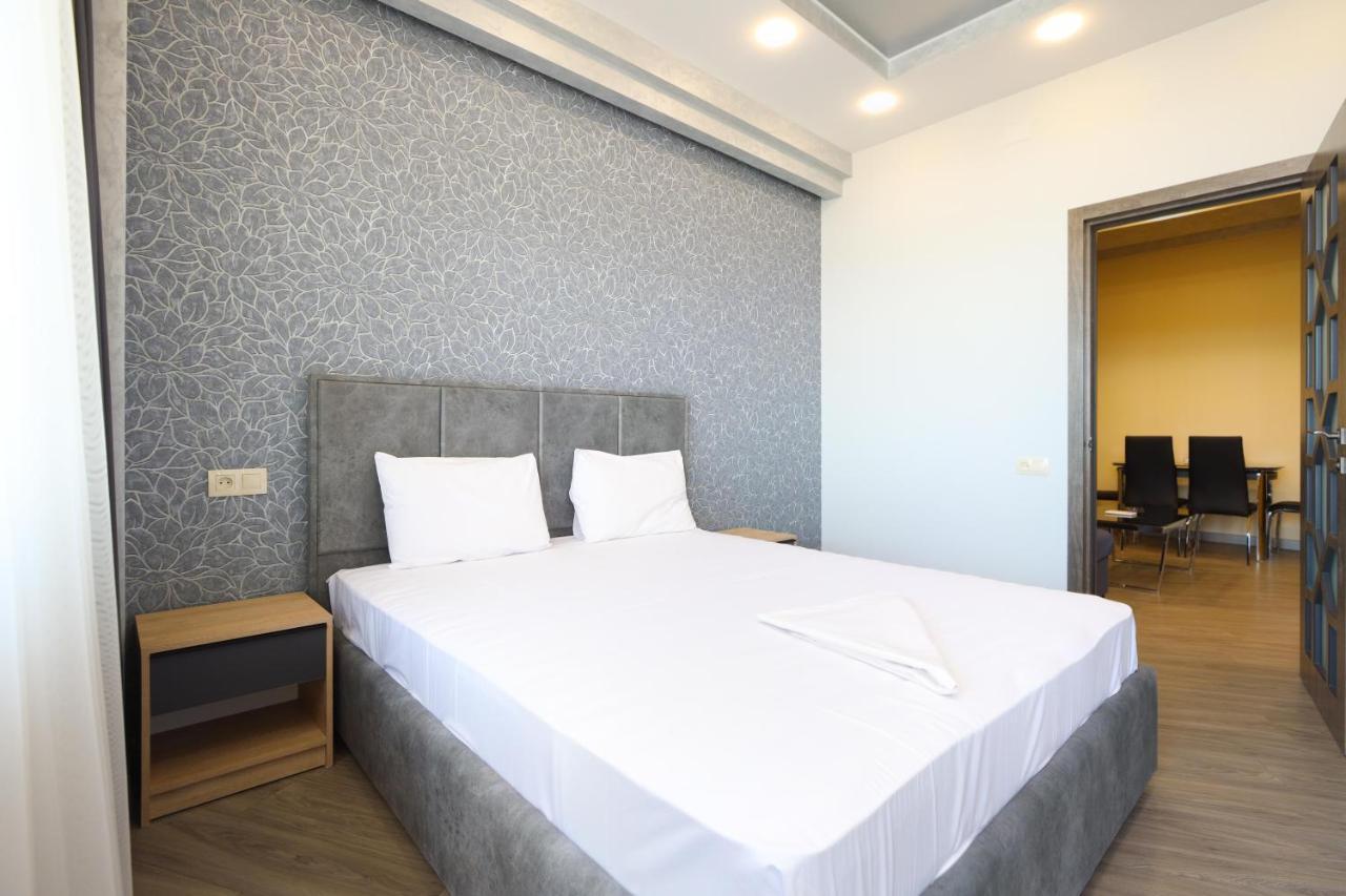 Stay Inn Apartments Near Dalma Garden Mall Єреван Екстер'єр фото