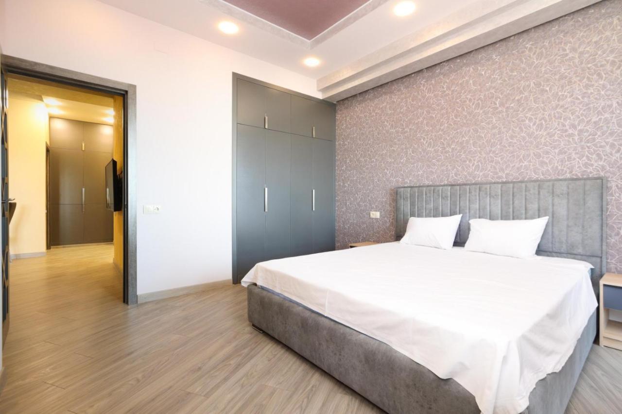 Stay Inn Apartments Near Dalma Garden Mall Єреван Екстер'єр фото