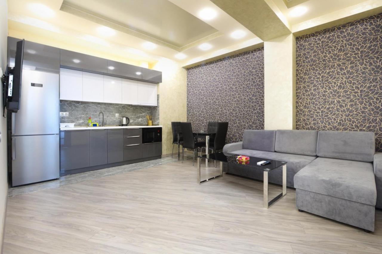 Stay Inn Apartments Near Dalma Garden Mall Єреван Екстер'єр фото