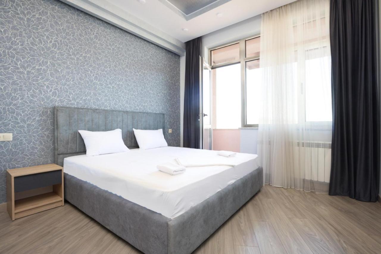 Stay Inn Apartments Near Dalma Garden Mall Єреван Екстер'єр фото