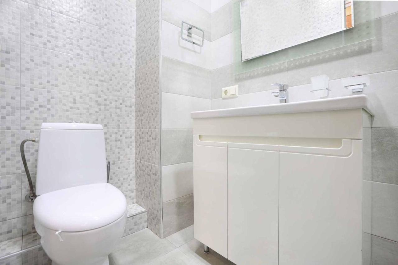 Stay Inn Apartments Near Dalma Garden Mall Єреван Екстер'єр фото
